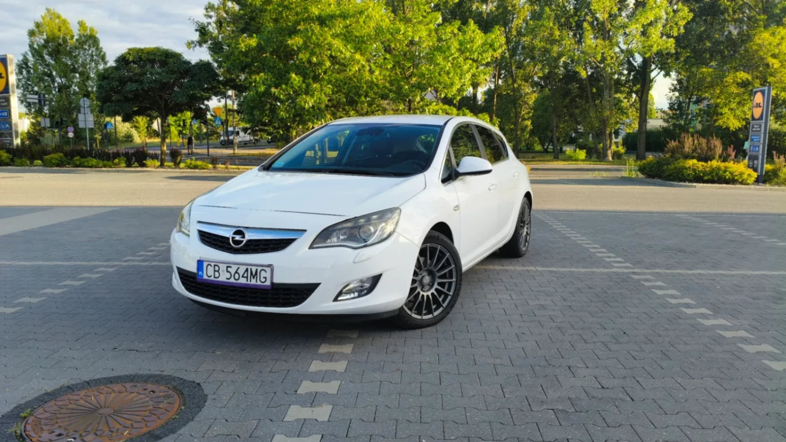 Opel Astra - zdjęcie 1 z 10
